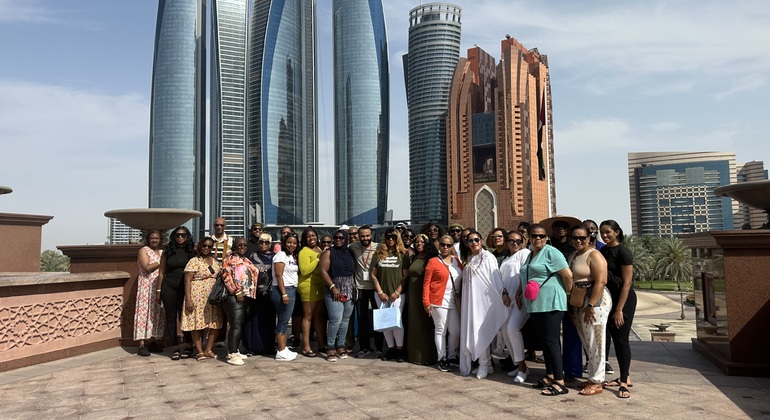 Abu Dhabi Stadtrundfahrt ab Dubai: Moscheen & Kultur