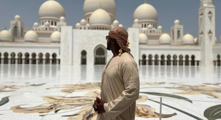 Abu Dhabi Stadtrundfahrt ab Dubai: Moscheen & Kultur