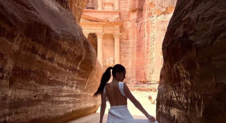 Private Tour durch Amman: Petra, Wadi Rum & Totes Meer Abenteuer