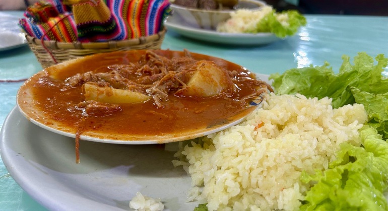 Authentisches guatemaltekisches Mittagessen Markttour