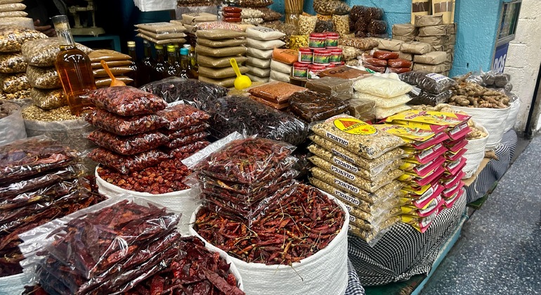 Authentisches guatemaltekisches Mittagessen Markttour