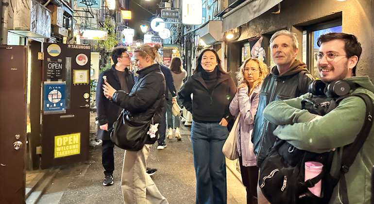 Tokyo : Shinjuku Nightlife & Secret Backstreets Walking Tour