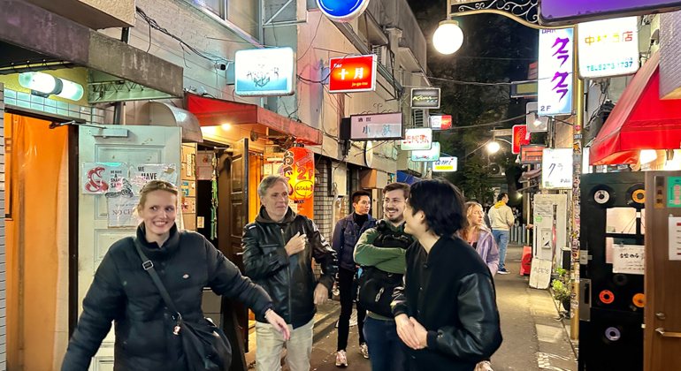 Tokyo : Shinjuku Nightlife & Secret Backstreets Walking Tour
