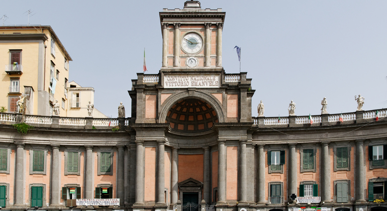 Tour a piedi semi-privato del centro storico di Napoli - max 12 persone
