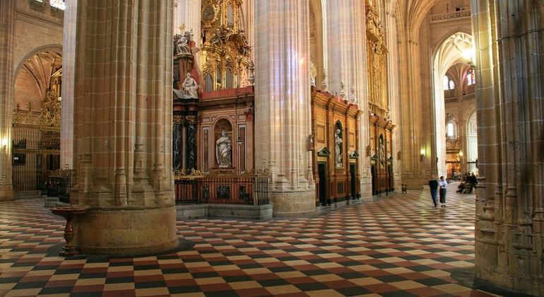 Visita Guiada por Segovia: Catedral & Alcázar