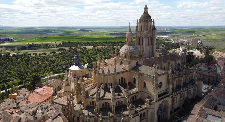 Visita Guiada por Segovia: Catedral & Alcázar