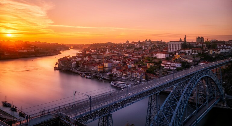 Passeio a pé pelo Porto com almoço e prova de vinho do Porto