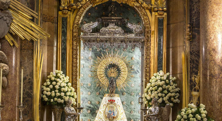 Basilica del Pilar Tour