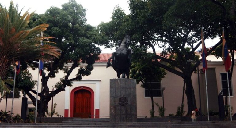 Caracas, Strokes and Contrasts Tour