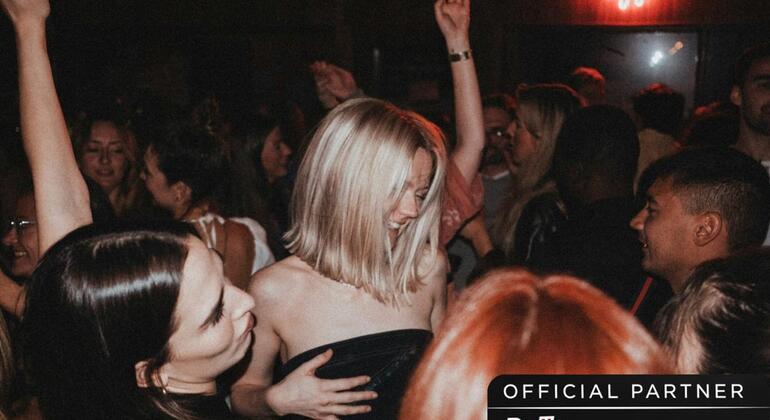 La cultura dei club di Berlino: Vivere tre club iconici in una notte