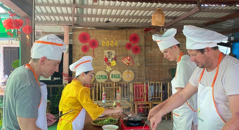 Hoi An Lokaler Markt, Korbbootfahrt & Kochkurs Tour