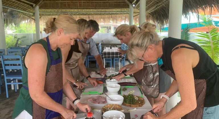 Hoi An Lokaler Markt, Korbbootfahrt & Kochkurs Tour
