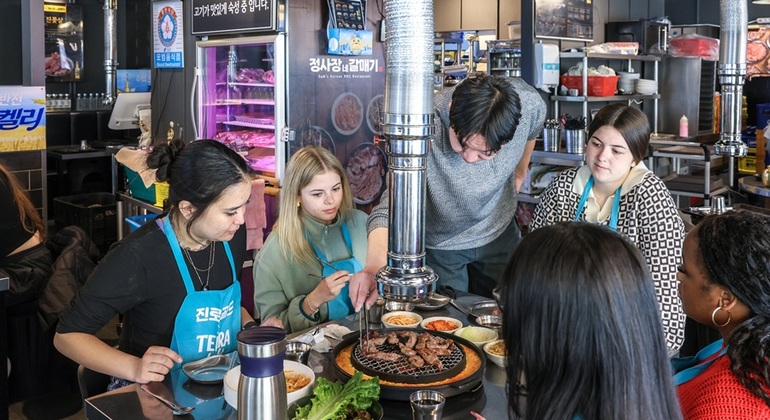 Tour gastronomico a Gangnam, Seul, con visita a un tempio