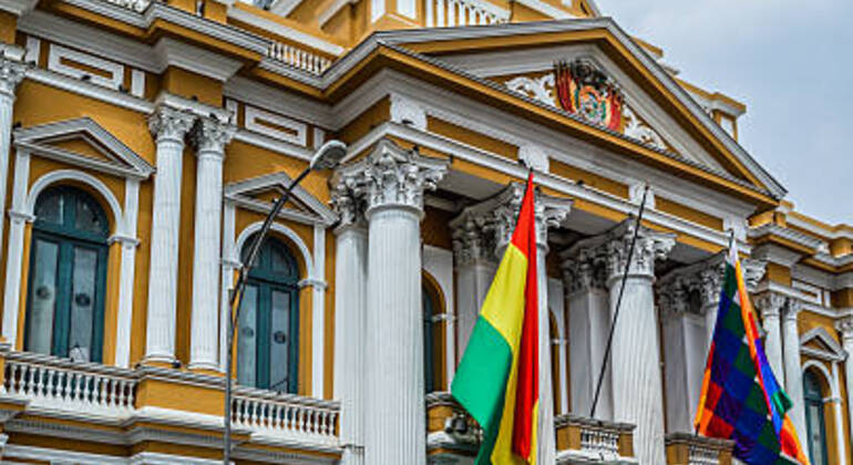 Stadtrundfahrt: Sightseeing-Bus in La Paz, Mondtal und Seilbahnfahrt