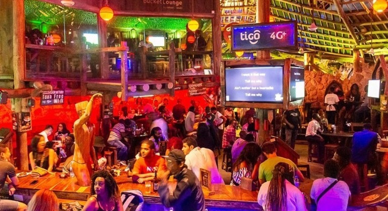 Dar bei Nacht: Musik, Märkte und geheime Rooftop-Bars