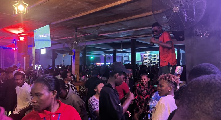 Dar bei Nacht: Musik, Märkte und geheime Rooftop-Bars