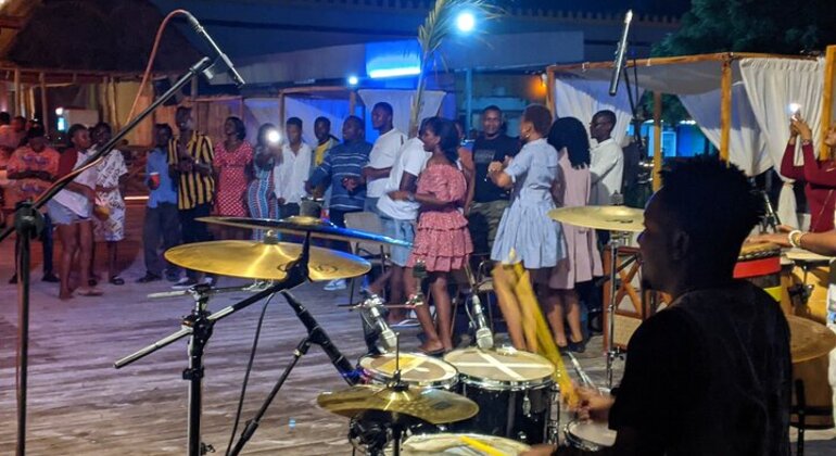 Dar bei Nacht: Musik, Märkte und geheime Rooftop-Bars