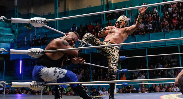 Santo Ring Puebla: Lucha Libre und klassische Cantinas erleben