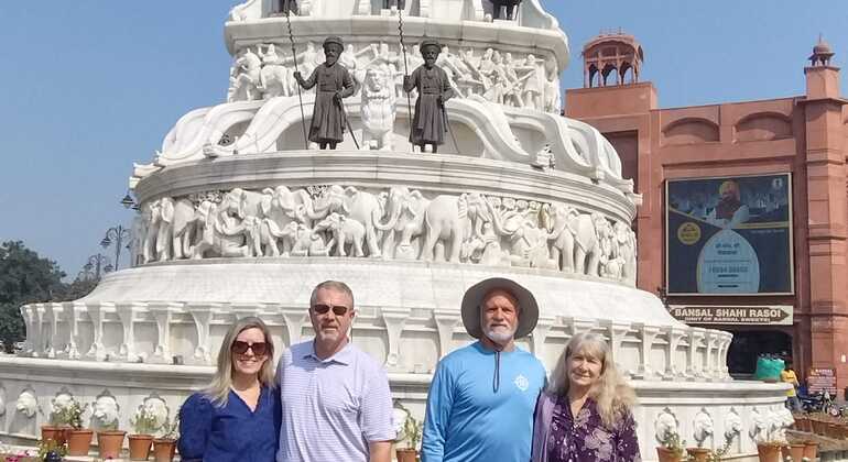 Tour privato di Amritsar di un giorno intero: Il Tempio d'Oro e il confine di Wagah