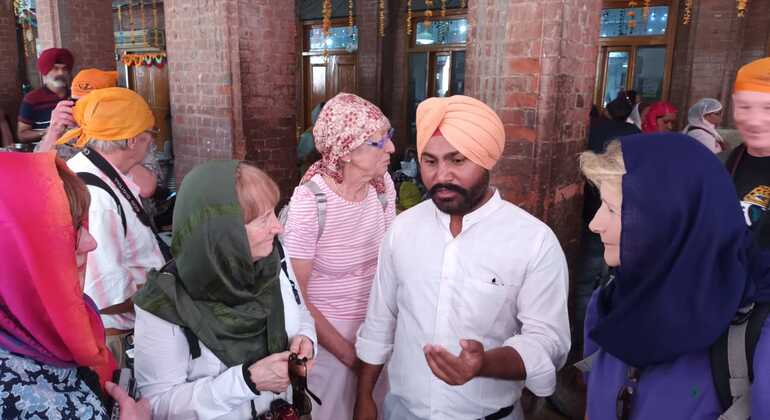 Tour privato di Amritsar di un giorno intero: Il Tempio d'Oro e il confine di Wagah