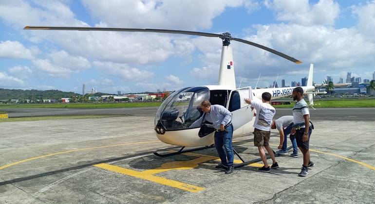 Historischer Hubschrauberrundflug über Panama-Stadt