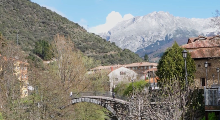 Excursion to Mogrovejo and Potes: Heidi's Landscape in Picos de Europa