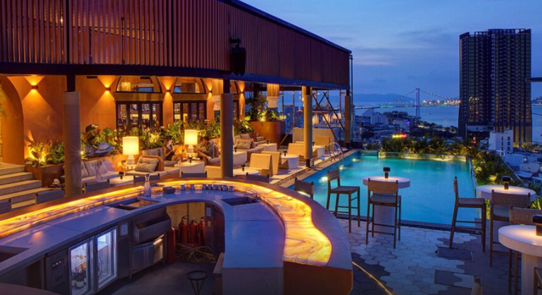 Da Nang Rooftops & gehobene Bars: Cocktail-Tour
