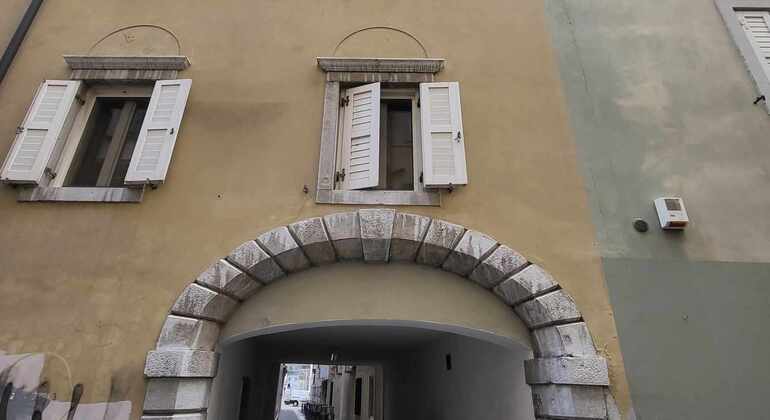 Tour: Trieste, puerta de Sión y puerto judío.