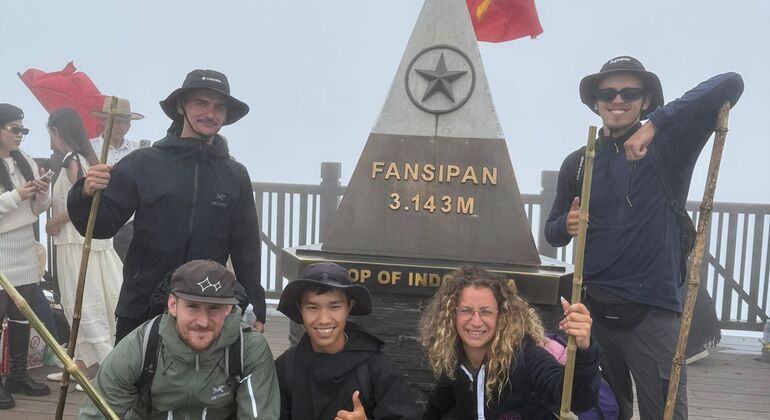 a Pa: Fansipan Peak One Day Trek mit lokalem Führer