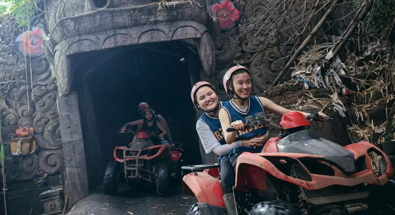 Tour in ATV a Bali: Gradazione estrema attraverso Crash Bandicoot Rail e cascate