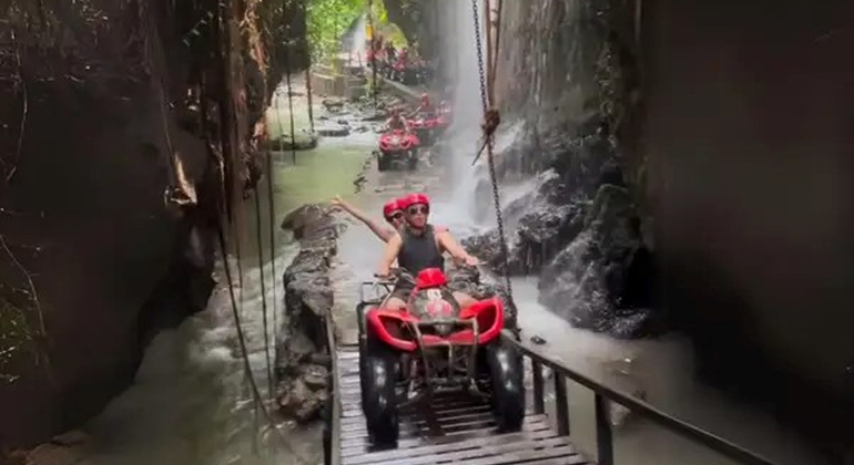 Tour in ATV a Bali: Gradazione estrema attraverso Crash Bandicoot Rail e cascate