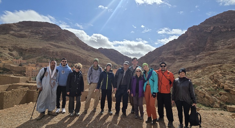 Tour da Marrakech alle montagne dell'Atlante: Escursione, cascata e pranzo berbero