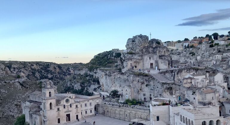Tour Сompleto dei Sassi di Matera a Piedi con Degustazione