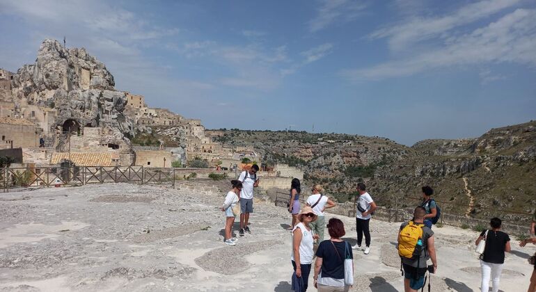 Visita completa a pie de Sassi di Matera con degustación