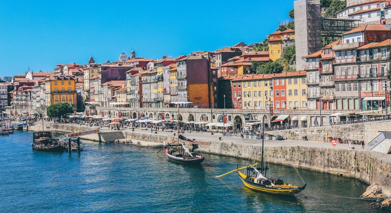 Passeio pedestre calmo no Porto