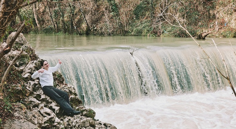 Kutaisi: Visita guidata alle cascate, al lago e al palazzo Geguti
