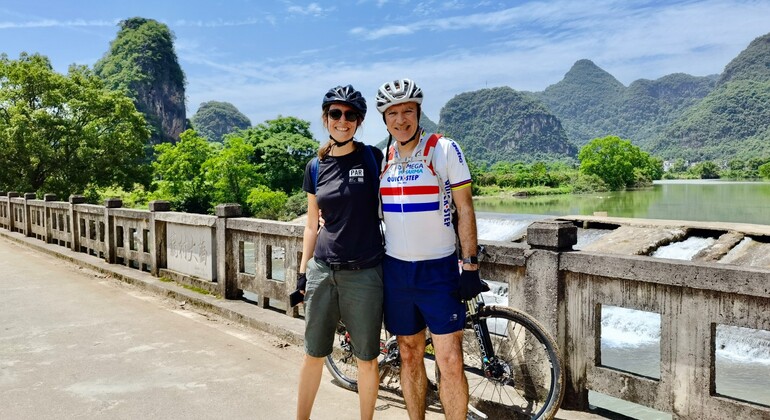 Guilin Yangshuo Excursión en bicicleta por el río Yulong