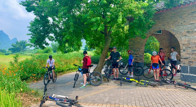 Guilin Yangshuo Excursión en bicicleta por el río Yulong