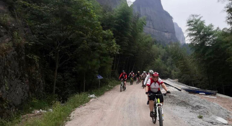 Guilin Yangshuo Excursión en bicicleta por el río Yulong