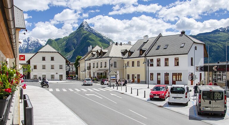 Soca-Tal-Tour von Ljubljana aus: Kobarid, Bovec, Wasserfälle, Fluss