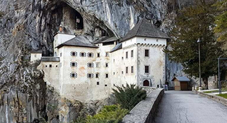Postojna-Höhle und Burg Predjama Tour