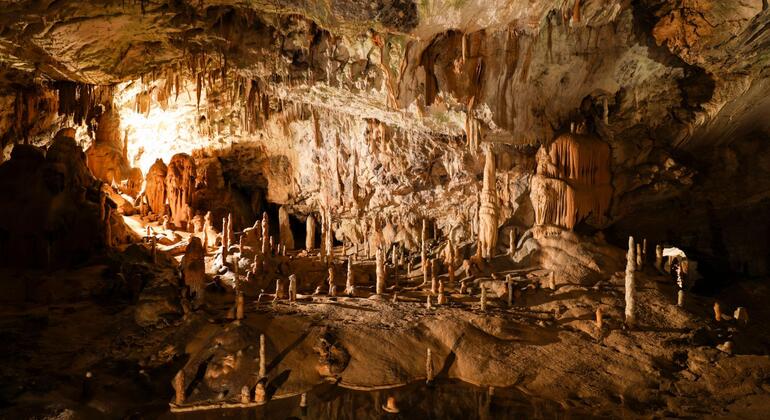 Postojna-Höhle und Burg Predjama Tour