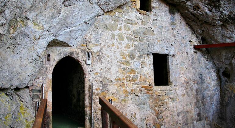 Postojna-Höhle und Burg Predjama Tour