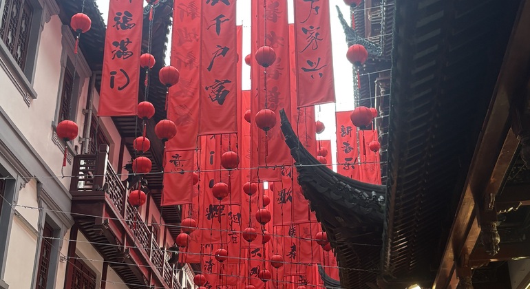 Shanghai Stadtrundfahrt: Ein Streifzug durch die magische Stadt mit SaSa