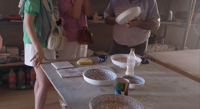 Façonner la route de la soie : Atelier de maître sur la poterie et la céramique à Khiva