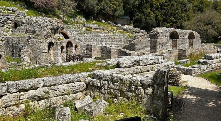 Excursión por el sur de Albania: Butrint, el Ojo Azul y el castillo de Lekursi
