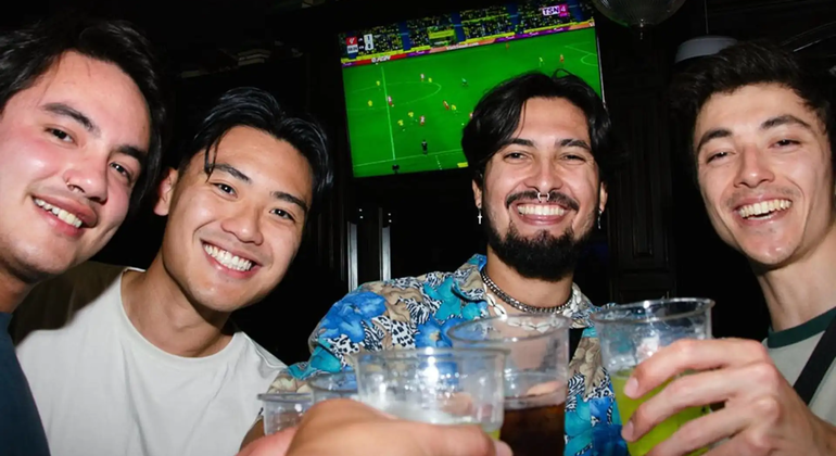 Malta: Paceville Pub Crawl mit Getränken und Spielen
