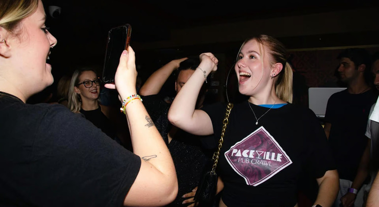 Malta: Paceville Pub Crawl mit Getränken und Spielen