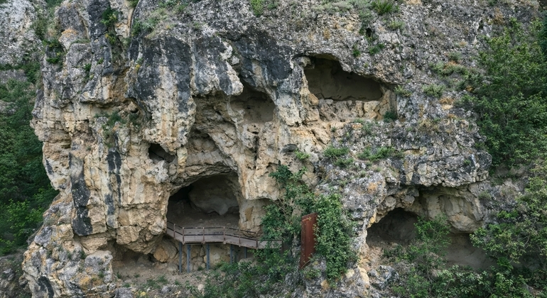 Desde Veliko Tarnovo: Excursión espiritual y natural