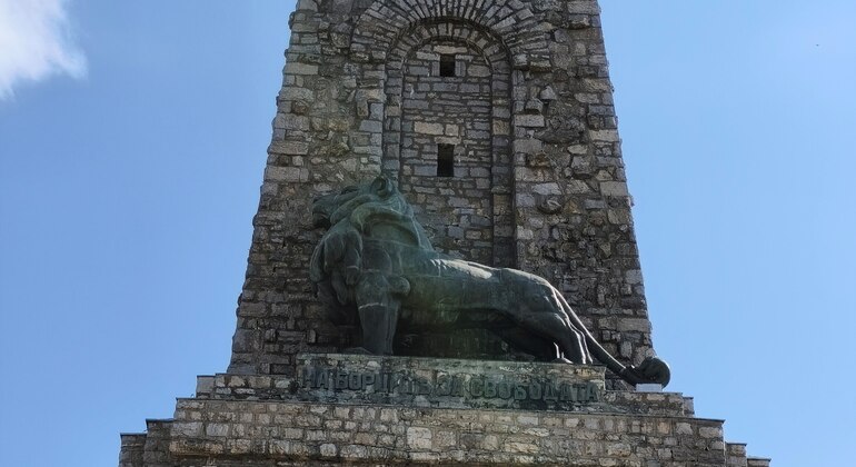 Desde Veliko Tarnovo: excursión de medio día a Buzludzha y Shipka